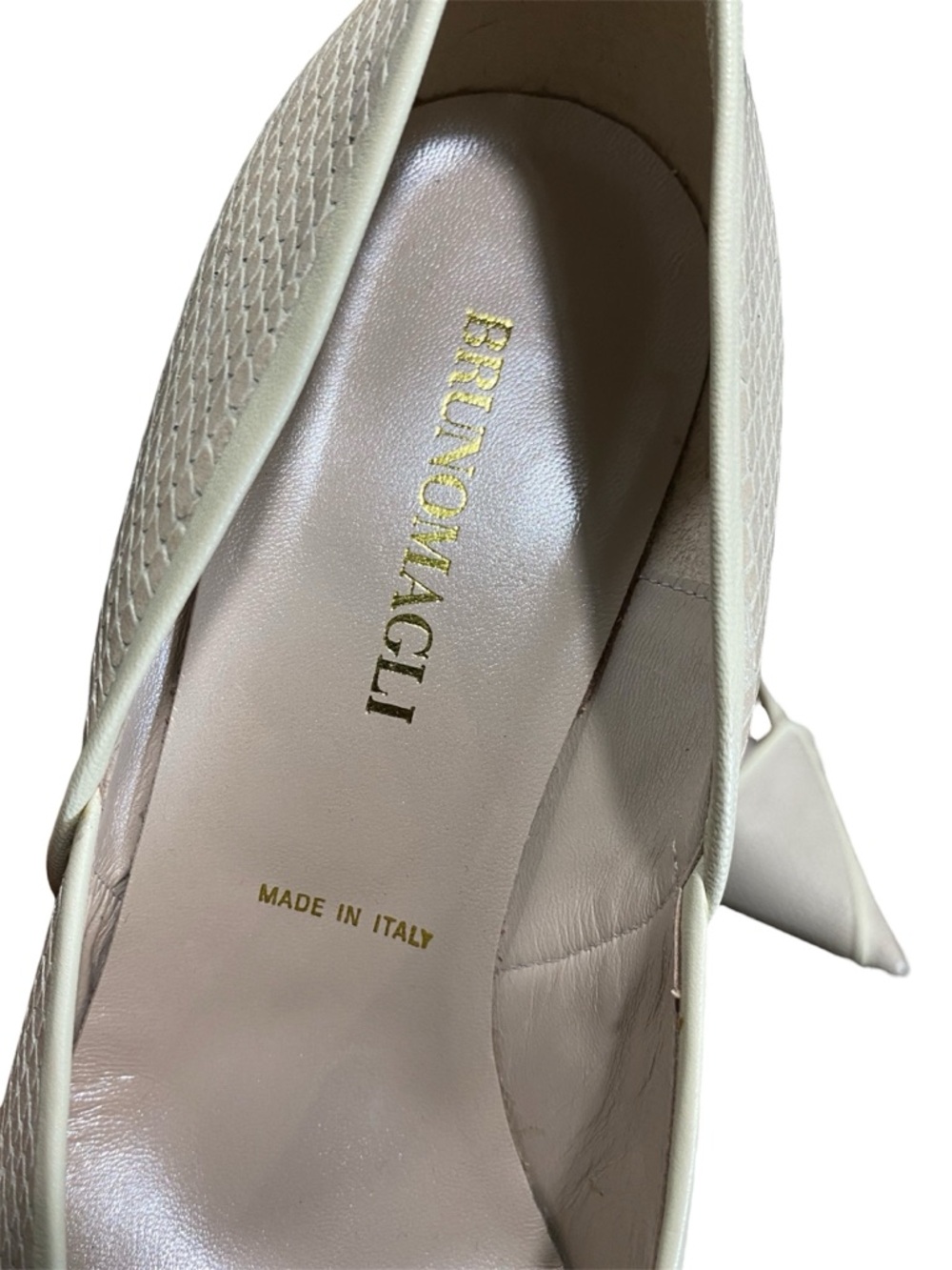 Bruno Magli Python Skin Cream Pointed Toe Pumps - Picture 6 of 10